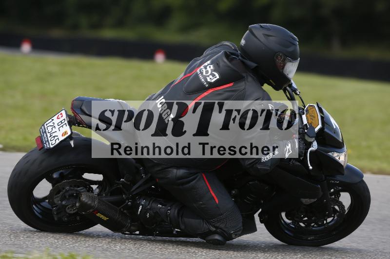 /Archiv-2024/29 12.06.2024 MOTO.CH Track Day ADR/Gruppe blau/1